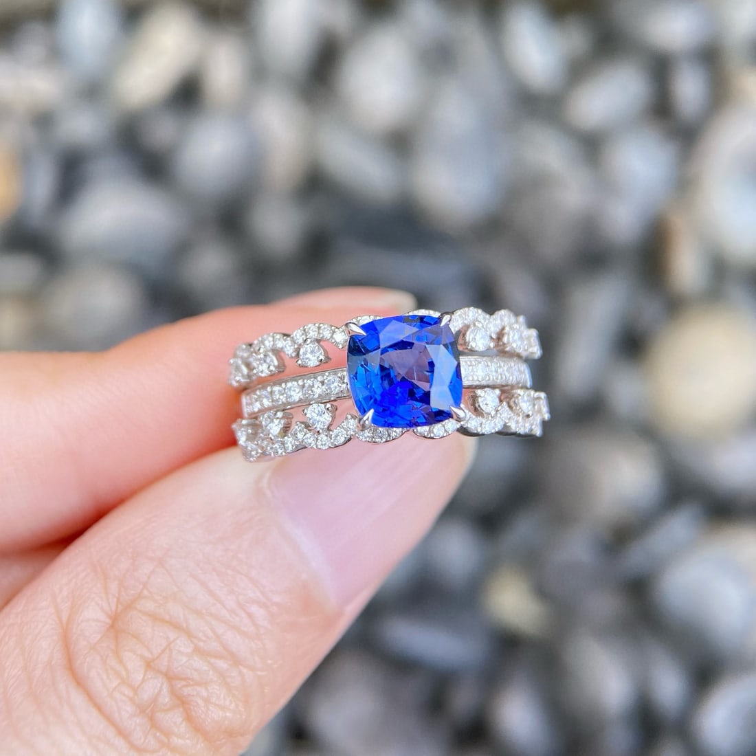 14k Gold 2.16 Ctw Natural Sapphire & Diamond Ring - 3