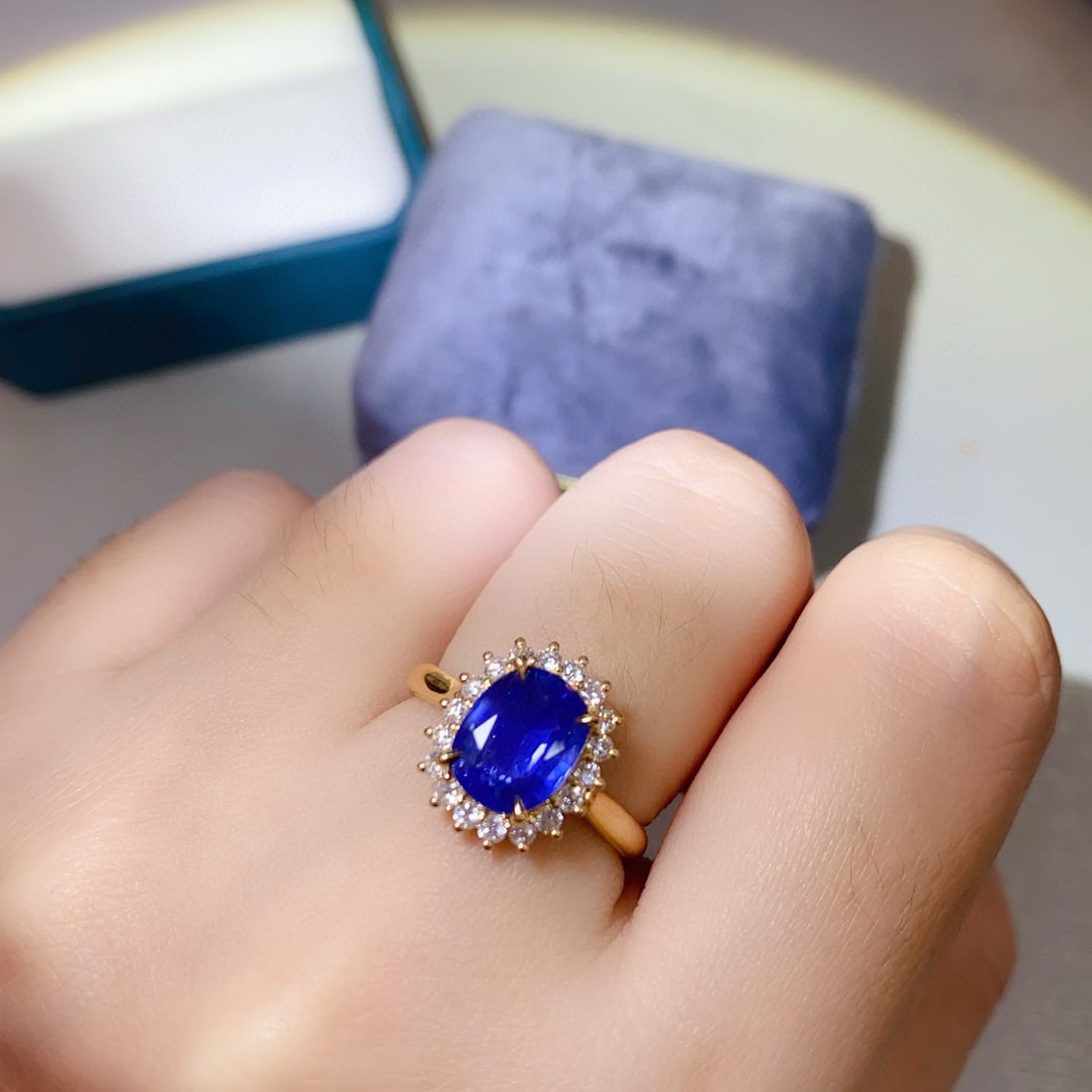 14k Gold 2.84 Ctw Natural Sapphire & Diamond Ring - 4