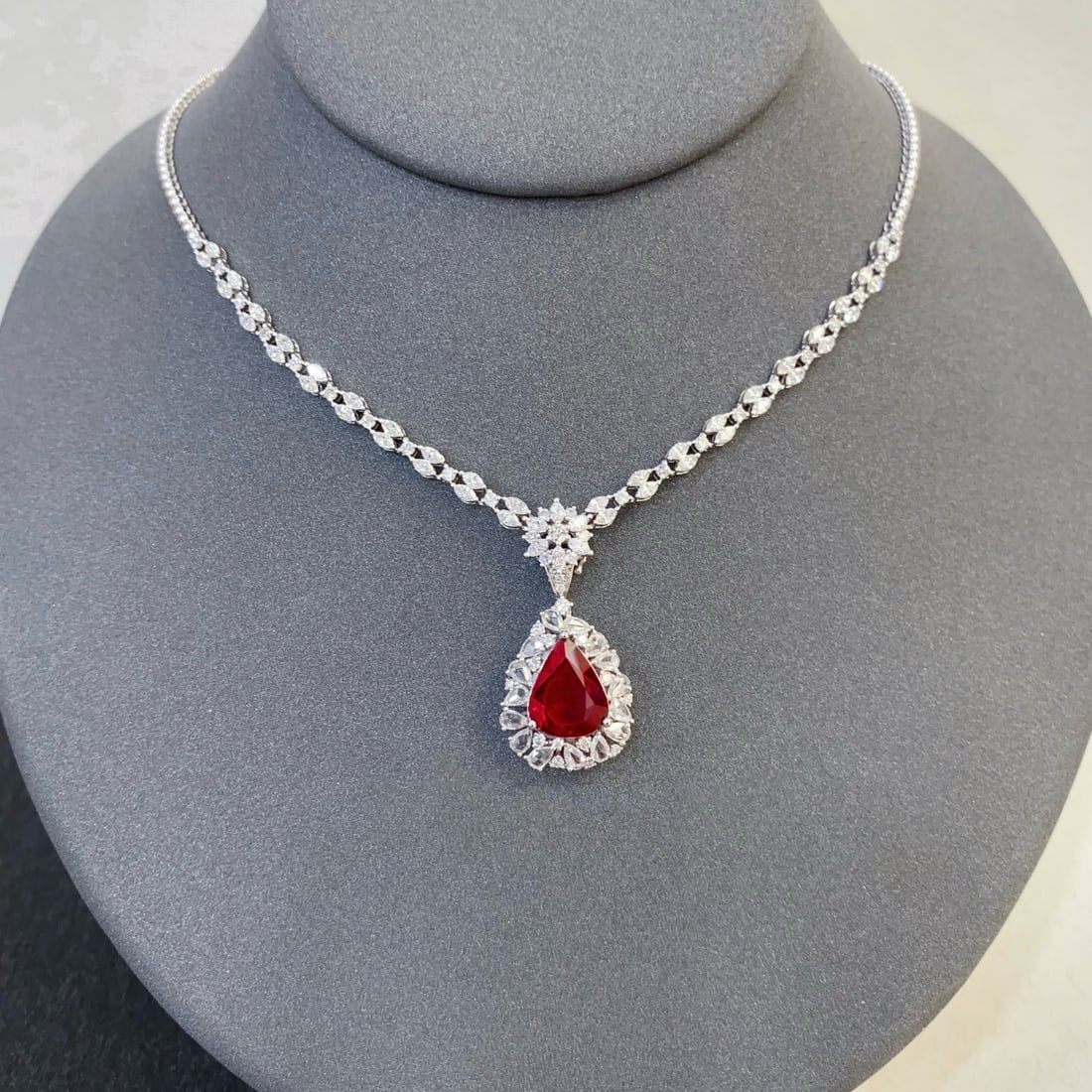 14k Gold 5.69 Ctw Vivid Red Natural Tourmaline & Diamond Ring/pendant( Without Chain ) - 4