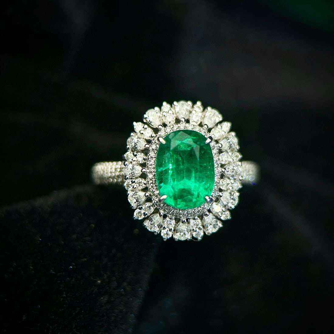 14k Gold 3.04 Ctw Vivid Green Natural Emerald & Diamond Ring (1 of 6)