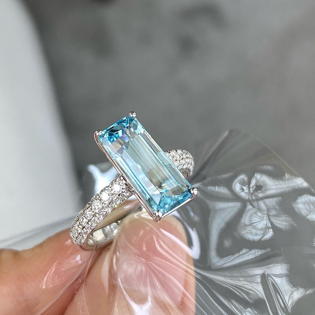 14k Gold 3.76 Ctw Natural Aquamarine & Diamond Ring - 2