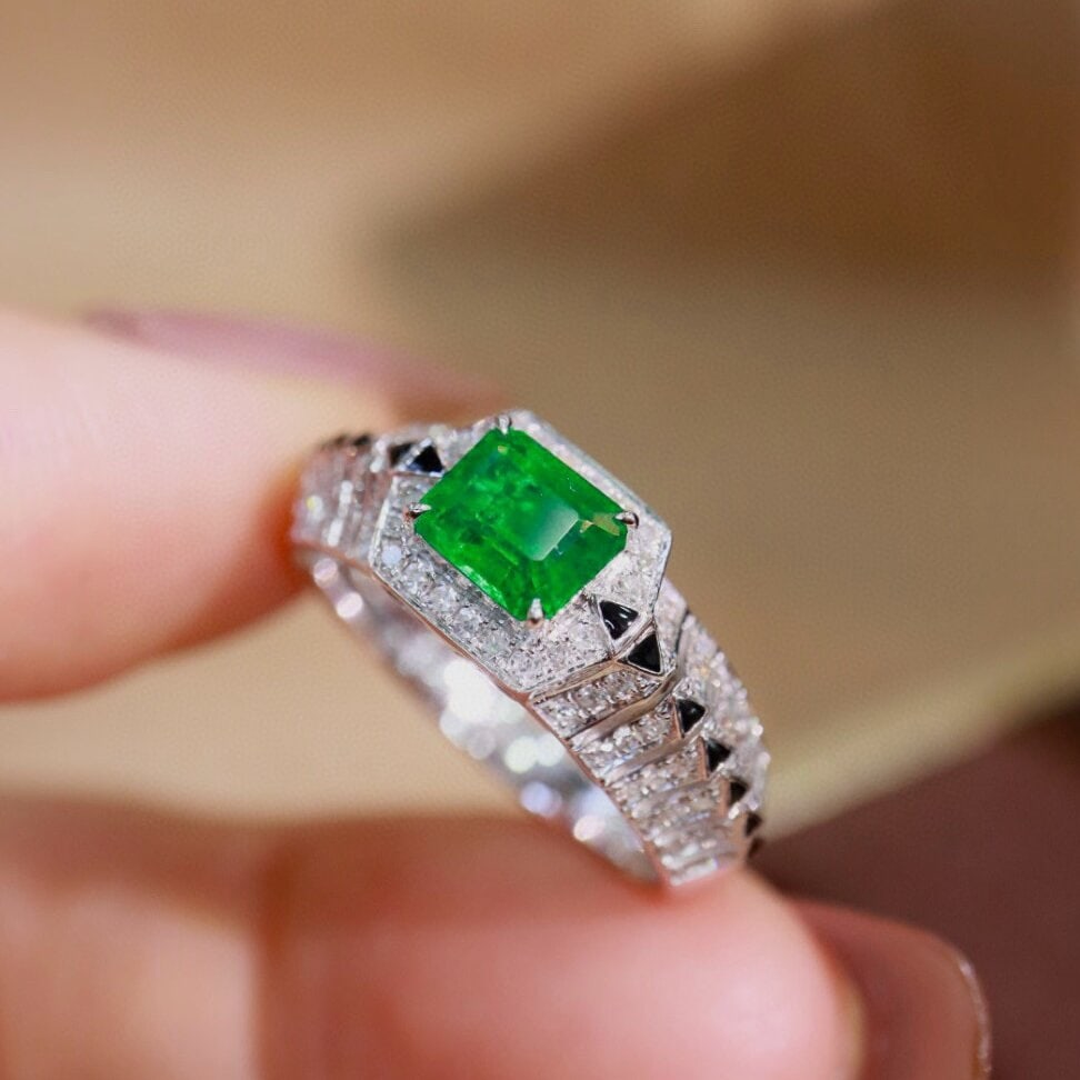 14k Gold 1.00 Ctw Vivid Green Natural Emerald & Diamond Ring - 8