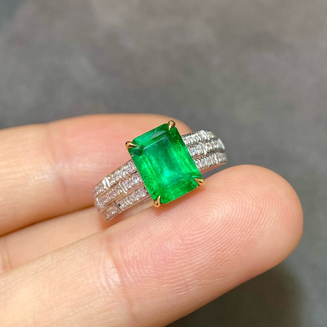 14k Gold 2.42 Ctw Vivid Green Natural Emerald & Diamond Ring (1 of 5)