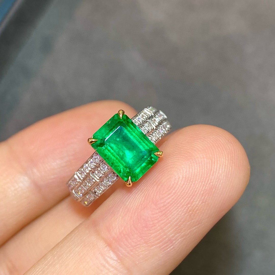 14k Gold 2.42 Ctw Vivid Green Natural Emerald & Diamond Ring - 2