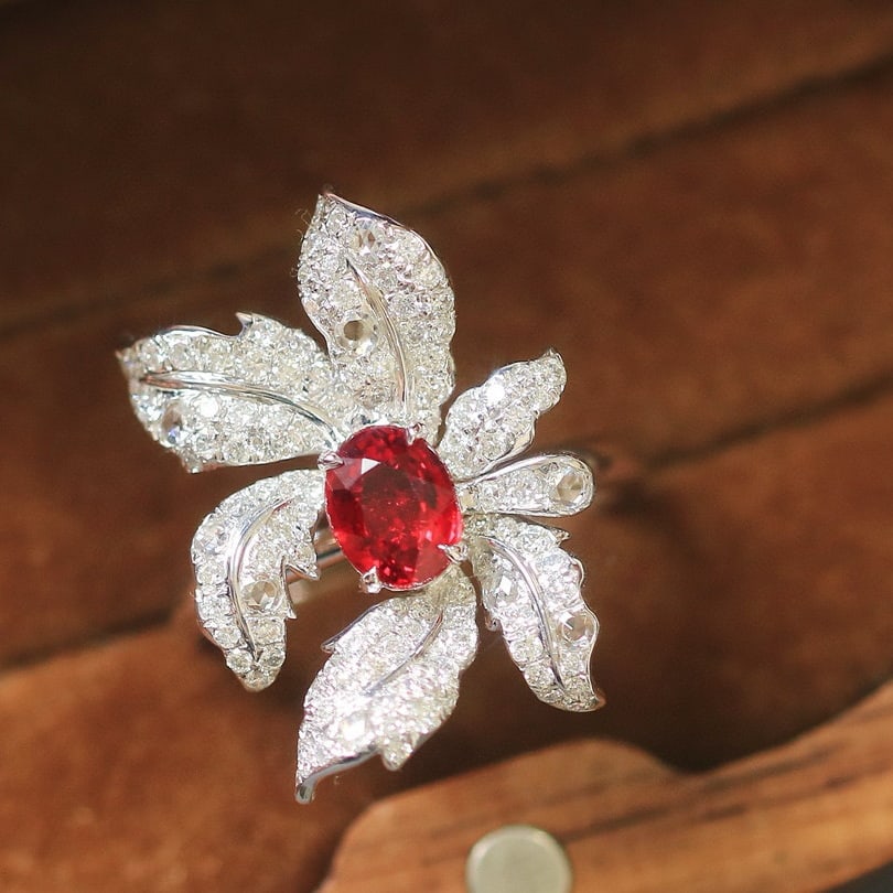 14k Gold 1.75 Ctw Natural Ruby & Diamond Ring: Ref:230944090 // gold content:14k gold // ring size:7. 25us // // main gemstone:ruby // shape:oval // carat weight:1ct // color:pigeonblood red // treatment:natural // // adjacent gemstone 2 : diamond