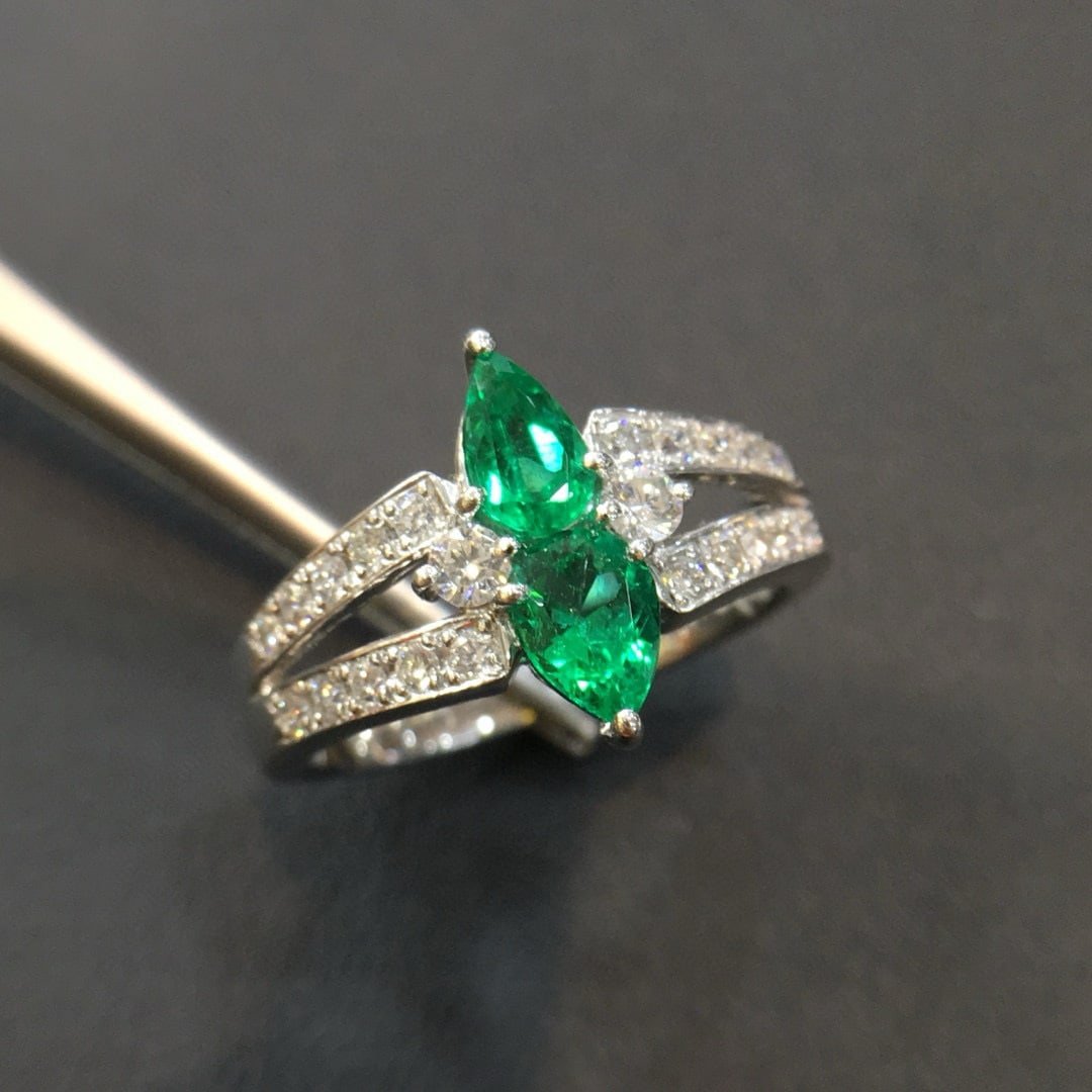 14k Gold 1.10 Ctw Vivid Green Natural Emerald & Diamond Ring (1 of 6)