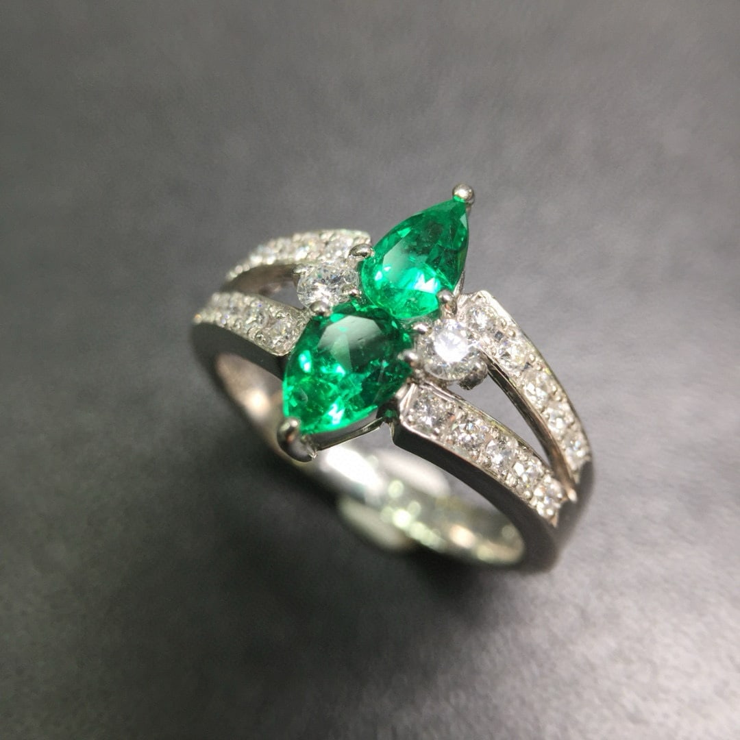 14k Gold 1.10 Ctw Vivid Green Natural Emerald & Diamond Ring - 4