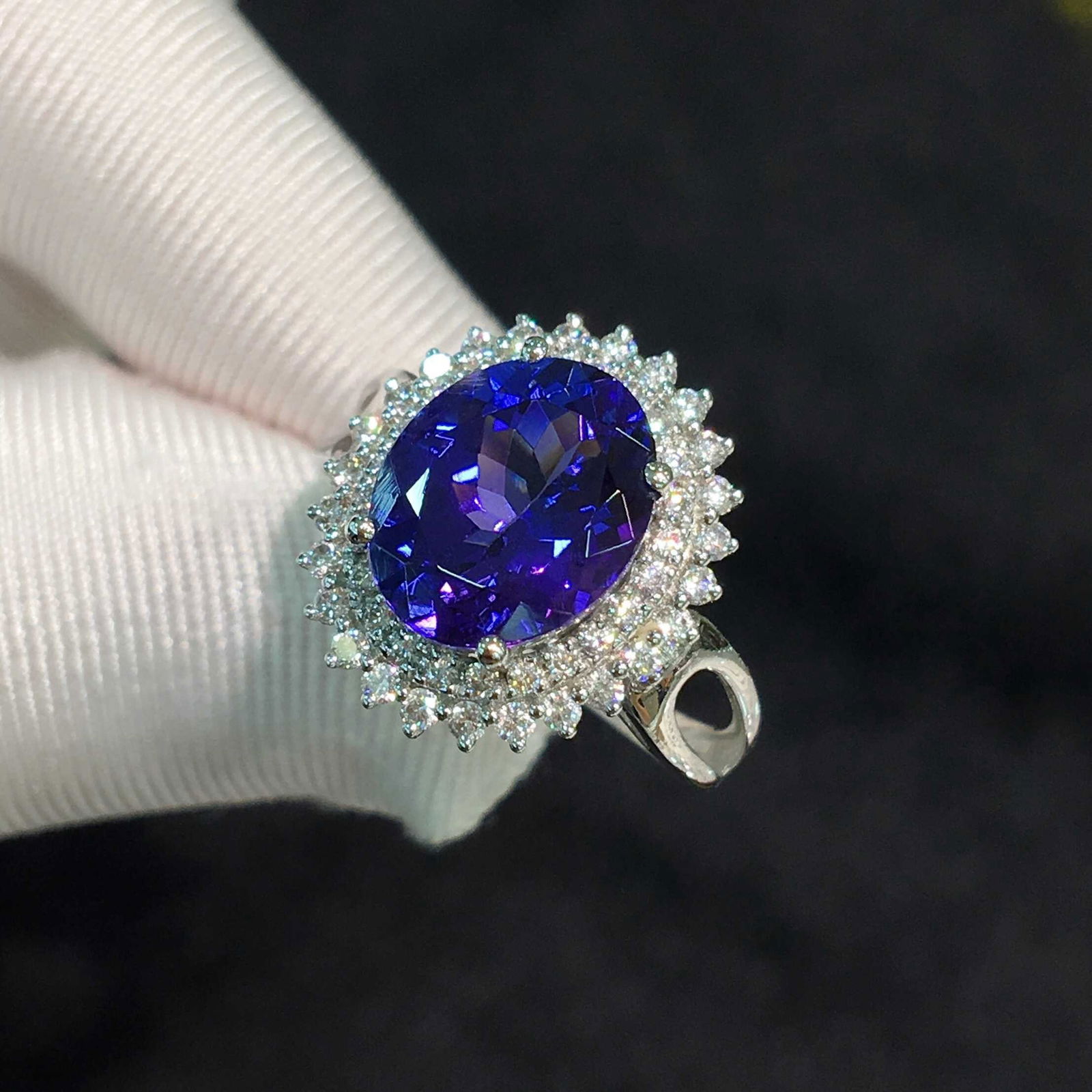 14k Gold 4.02 Ctw Natural Tanzanite & Diamond Ring - 2