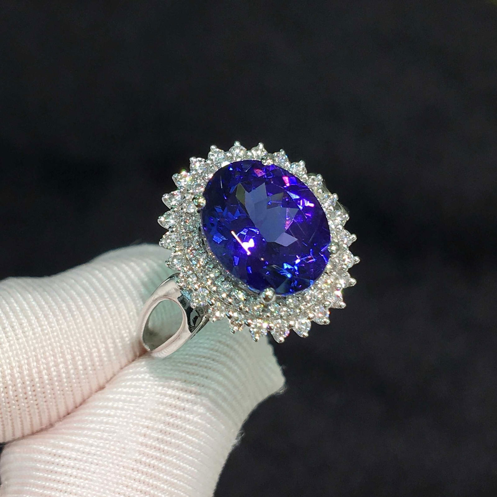 14k Gold 4.02 Ctw Natural Tanzanite & Diamond Ring - 3