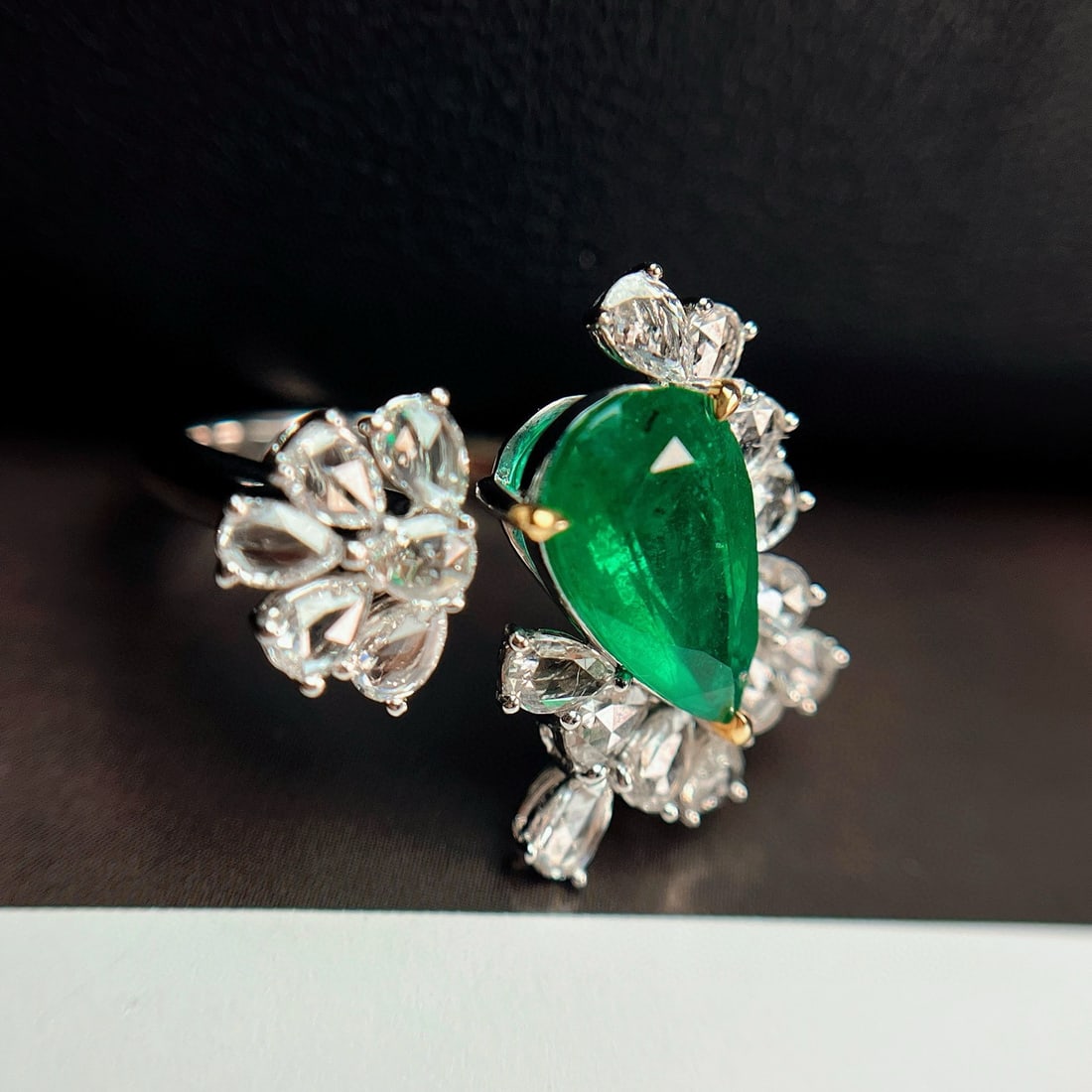 14k Gold 2.05 Ct Vivid Green Natural Emerald & Diamond Ring - 2