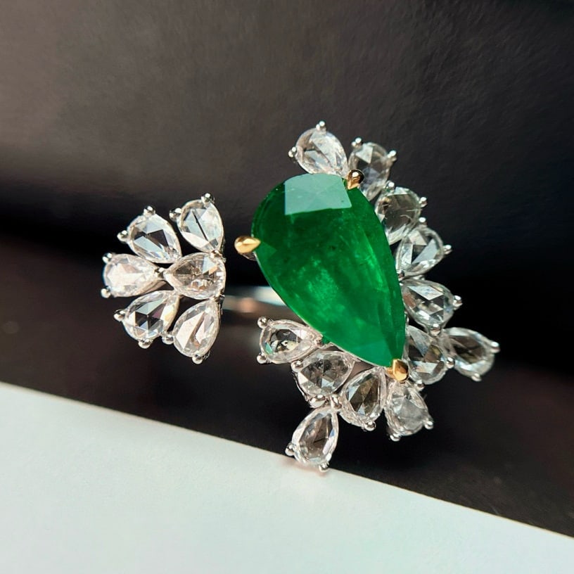 14k Gold 2.05 Ct Vivid Green Natural Emerald & Diamond Ring - 5