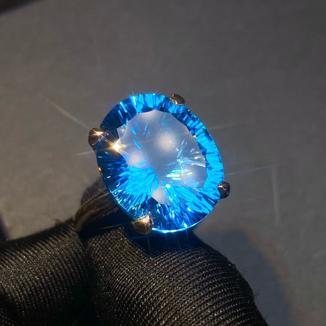 14k Gold 19.4 Ct Natural Topaz Ring - 4