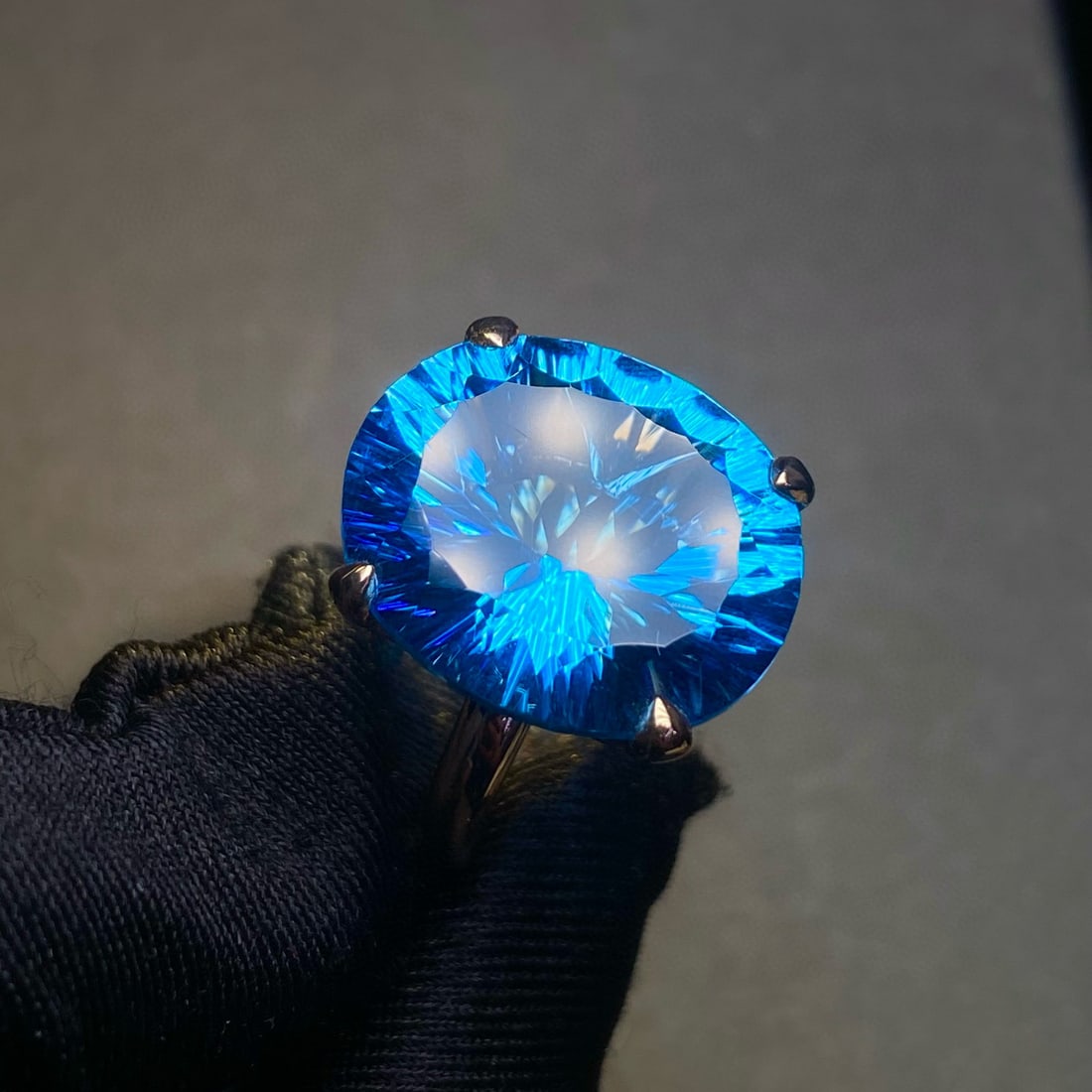 14k Gold 19.4 Ct Natural Topaz Ring - 6