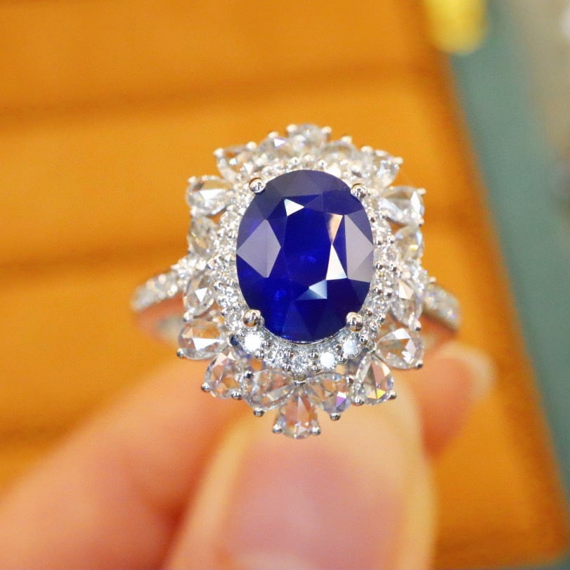 14k Gold 2.80 Ctw Natural Sapphire & Diamond Ring: Ref:230944105 // gold content:14k gold // ring size:7. 25us // // main gemstone:sapphire // shape:oval // carat weight:2. 08ct // color:royal blue // treatment:natural // // adjacent gemstone 2 :