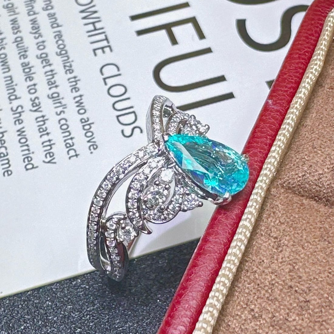 14k Gold 1.30 Ctw Natural Paraiba Tourmaline & Diamond Ring - 4