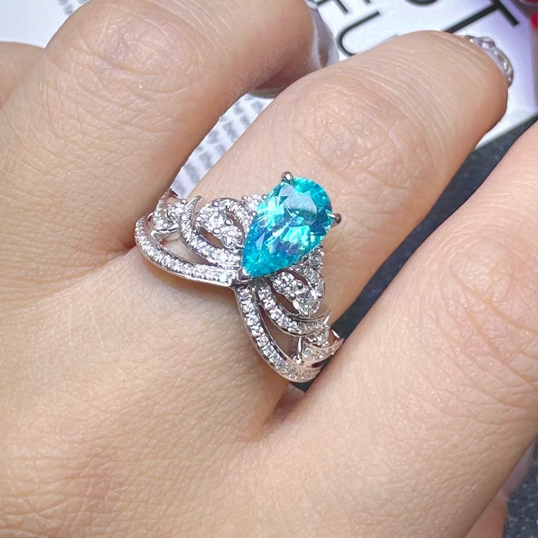 14k Gold 1.30 Ctw Natural Paraiba Tourmaline & Diamond Ring - 5