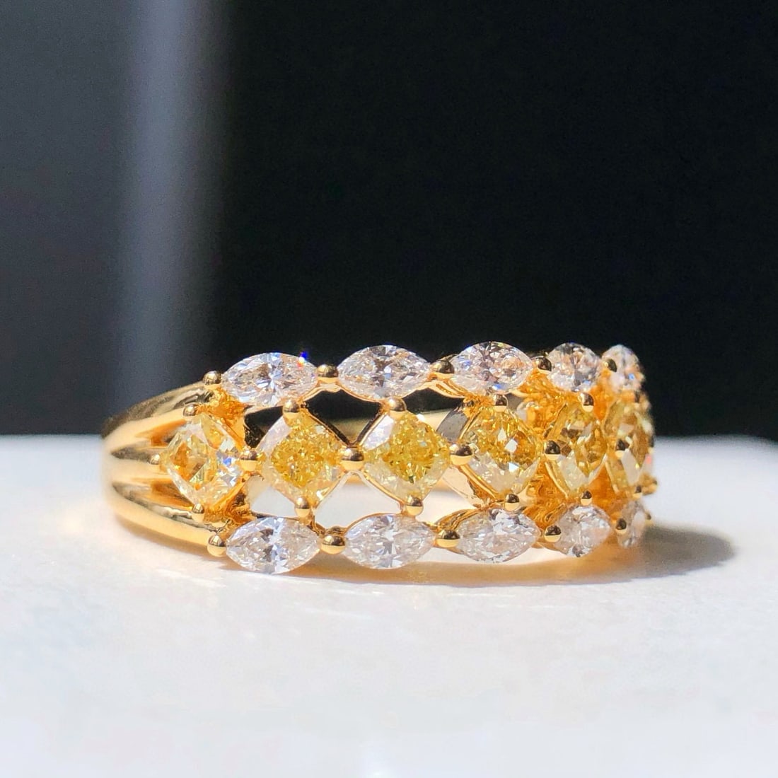14k Gold 1.60 Ctw Natural Yellow Diamond & Diamond Ring - 4