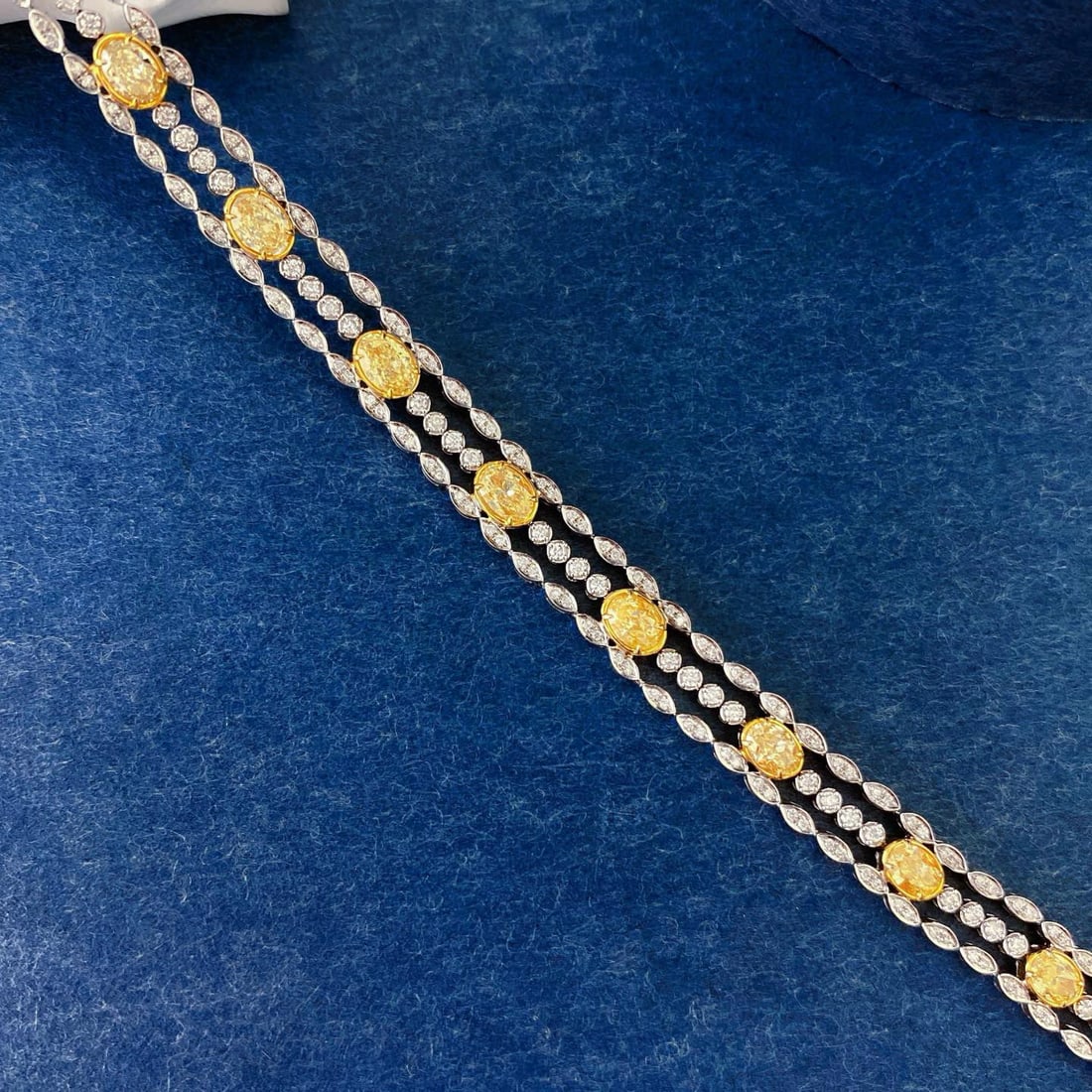 14k Gold 3.94 Ctw Natural Yellow Diamond & Diamond Bracelet - 3