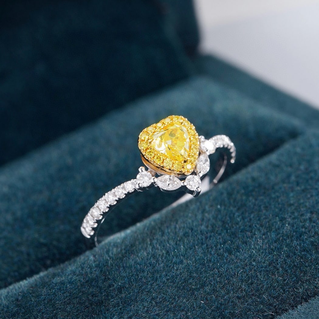 14k Gold 0.60 Ctw Natural Yellow Diamond & Diamond Ring - 2