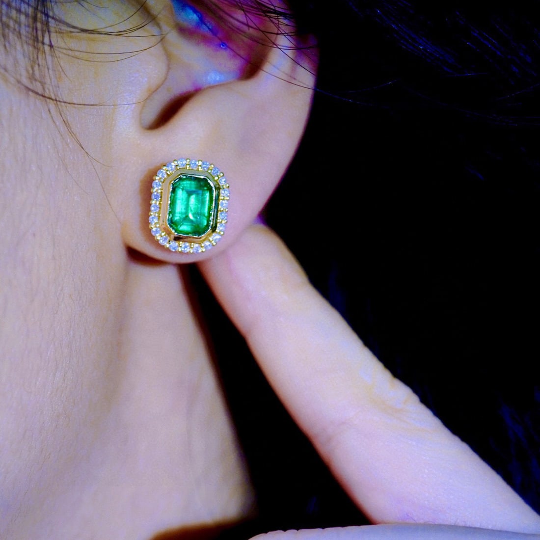 14k Gold 2.84 Ctw Vivid Green Natural Emerald & Diamond Earrings - 5