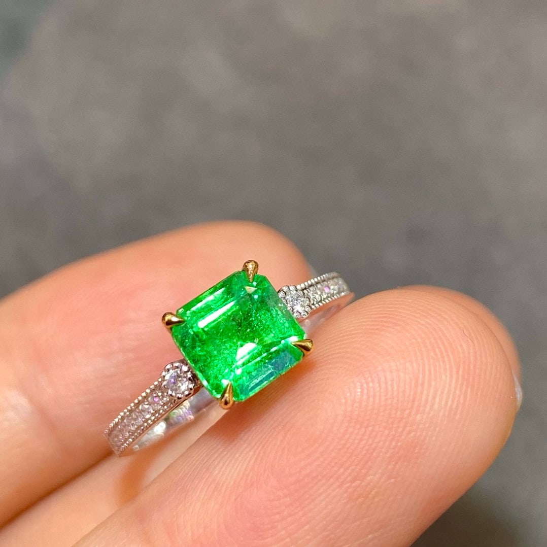 14k Gold 1.90 Ctw Vivid Green Natural Emerald & Diamond Ring - 4