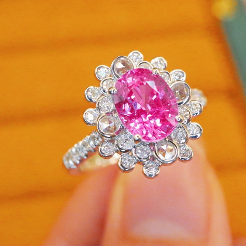 14k Gold 2.33 Ctw Natural Padparadscha Sapphire & Diamond Ring - 3