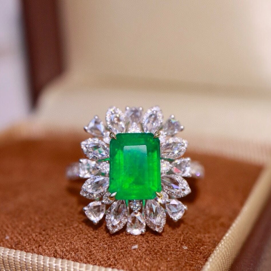 14k Gold 2.42 Ctw Vivid Green Natural Emerald & Diamond Ring (1 of 9)