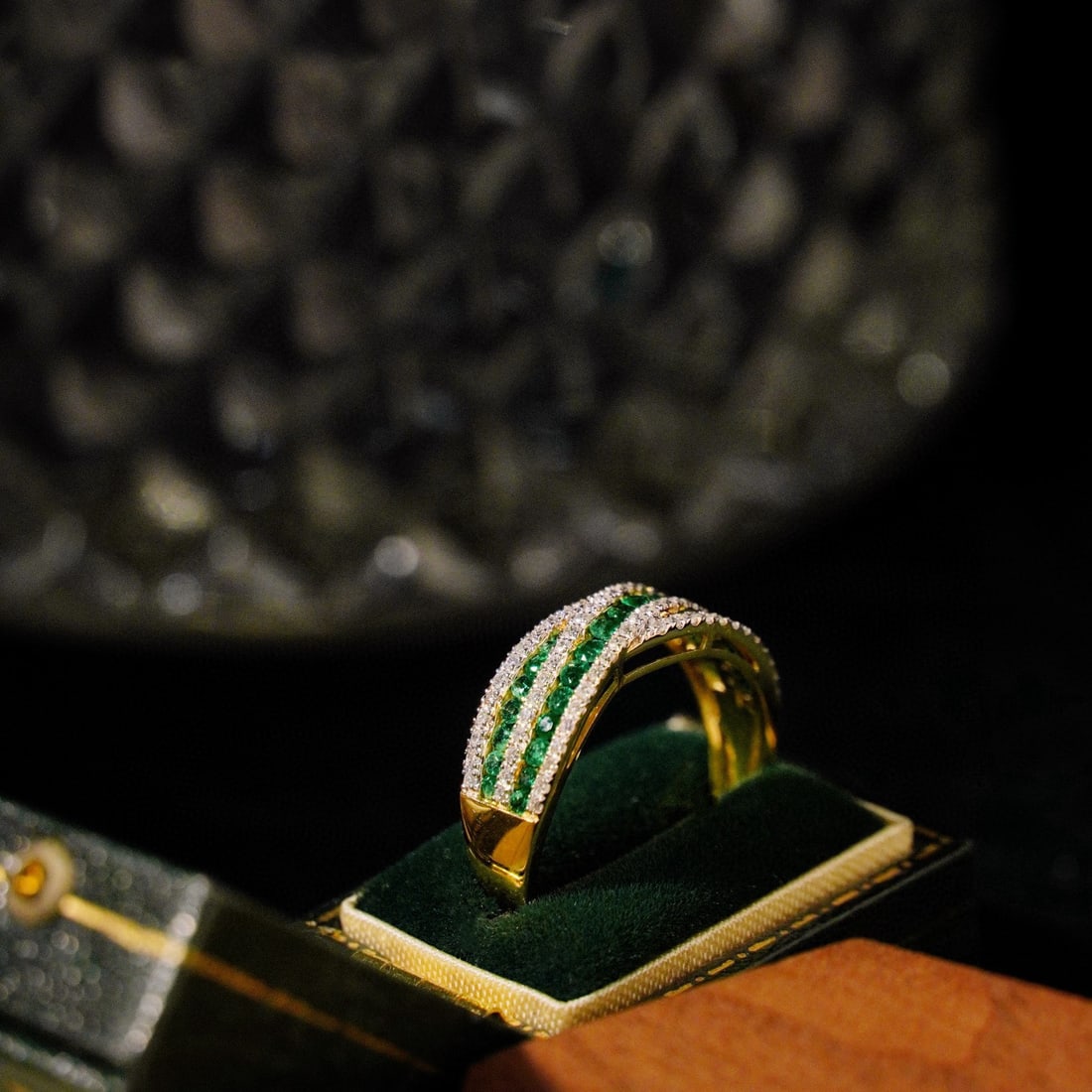 14k Gold 1 Ct Natural Emerald & Diamond Ring - 2