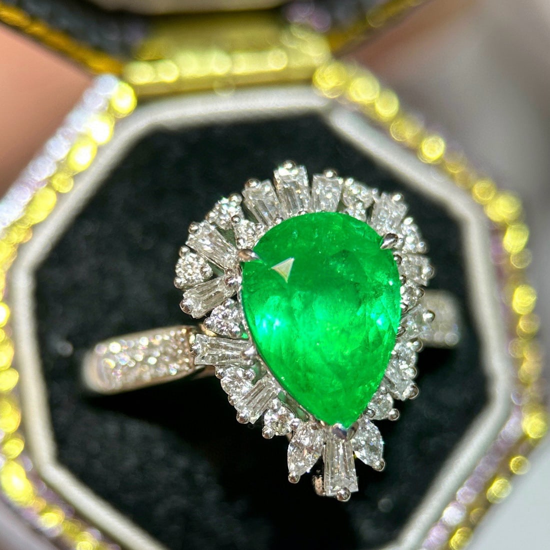 14k Gold 3.18 Ctw Vivid Green Natural Emerald & Diamond Ring/pendant( Without Chain ) - 2