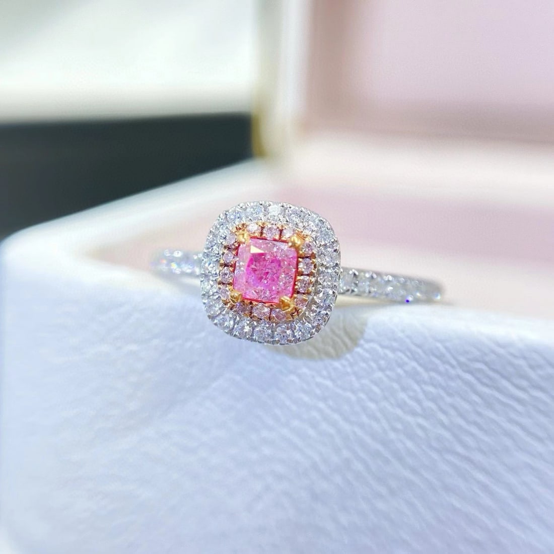 14k Gold 0.44 Ctw Natural Pink Diamond & Diamond Ring: Ref:230944193 // gold content:14k gold // ring size:7. 25us // // main gemstone:pink diamond // shape:cushion // carat weight:0. 21ct // color:pink // treatment:natural // // adjacent gemstone 2 :