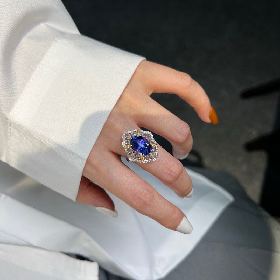 14k Gold 5.0 Ct Natural Tanzanite & Sapphire & Diamond Ring - 4