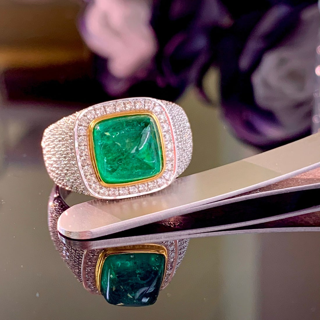 14k Gold 3.7 Ct Natural Emerald & Diamond Ring: Ref:230944196 // gold content:14k gold // ring size:7. 25us // // main gemstone:emerald // shape:suger-loaf // carat weight:3. 7ct // color:green // treatment:natural // // adjacent gemstone 2 : diamo