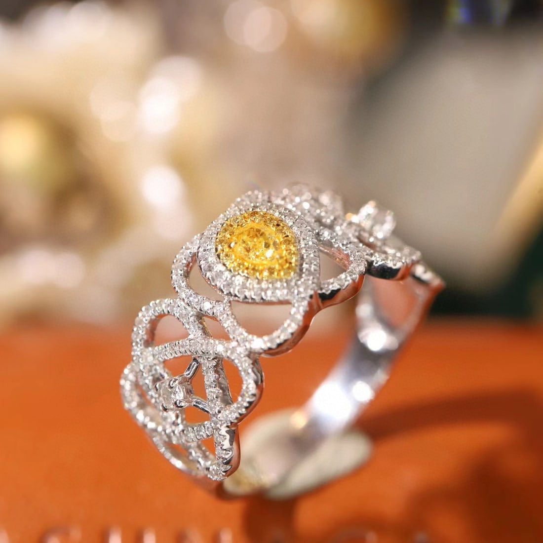 14k Gold 0.55 Ctw Natural Yellow Diamond & Diamond Ring - 3