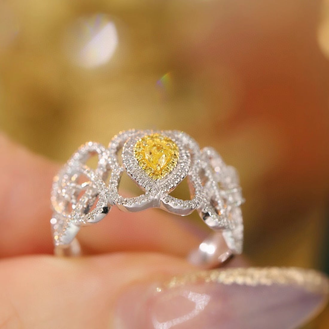 14k Gold 0.55 Ctw Natural Yellow Diamond & Diamond Ring - 4