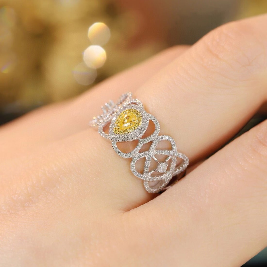 14k Gold 0.55 Ctw Natural Yellow Diamond & Diamond Ring - 7