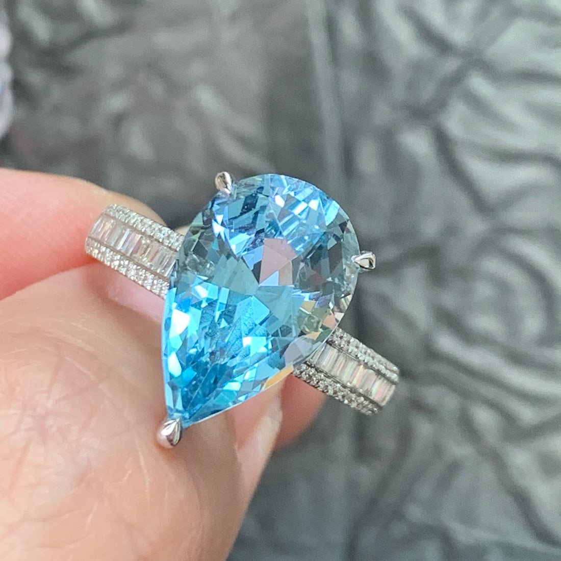 14k Gold 4.57 Ctw Natural Aquamarine & Diamond Ring - 4