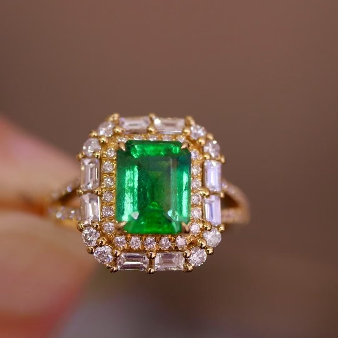 14k Gold 2.61 Ctw Vivid Green Natural Emerald & Diamond Ring: Ref:230944214 // gold content:14k gold // ring size:7. 25us // // main gemstone:emerald // shape:octagonal // carat weight:1. 71ct // color:vivid green // treatment:natural // // adjacent gemstone 2 :