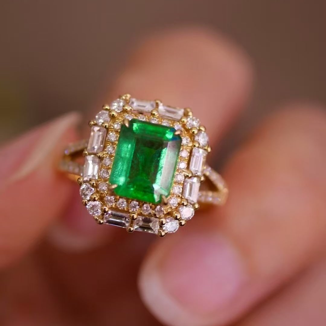 14k Gold 2.61 Ctw Vivid Green Natural Emerald & Diamond Ring - 2