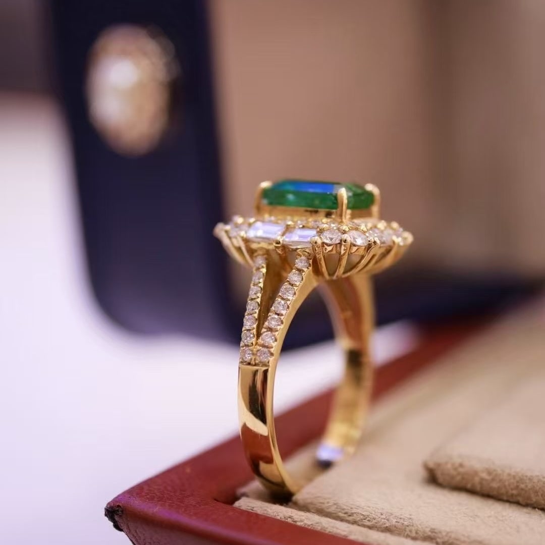 14k Gold 2.61 Ctw Vivid Green Natural Emerald & Diamond Ring - 3