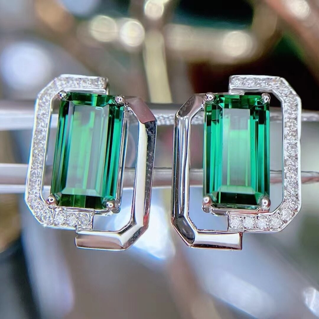 14k Gold 4.31 Ctw Natural Tourmaline & Diamond Earrings: Ref:230944226 // gold content:14k gold // main gemstone:tourmaline // shape:octagonal // carat weight:4. 12ct // color:green // treatment:natural // // adjacent gemstone 2 : diamond // shape:round