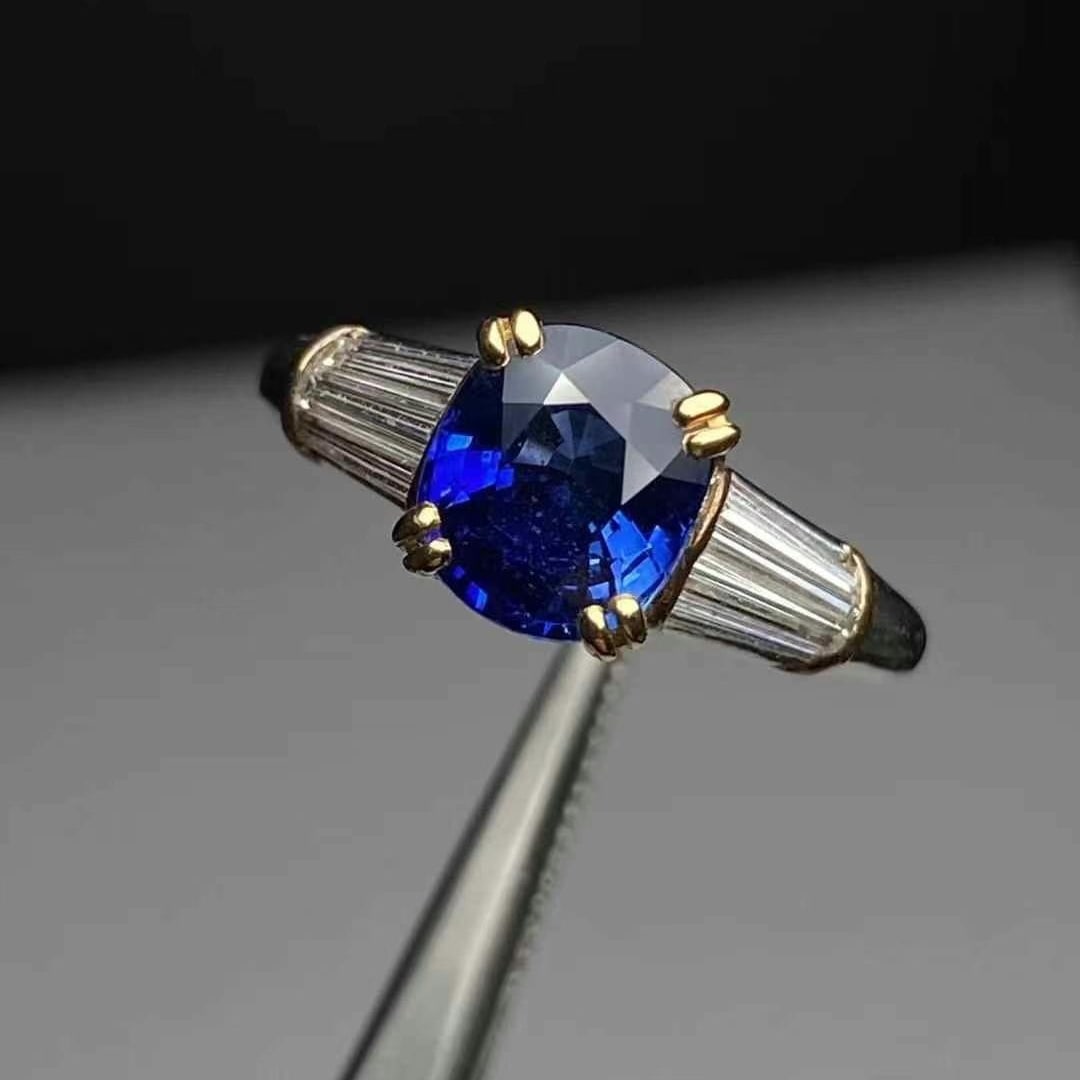 14k Gold 2.90 Ctw Natural Sapphire & Diamond Ring: Ref:230944233 // gold content:14k gold // ring size:7. 25us // // main gemstone:sapphire // shape:cushion // carat weight:2. 42ct // color:blue // treatment:natural // // adjacent gemstone 2 :