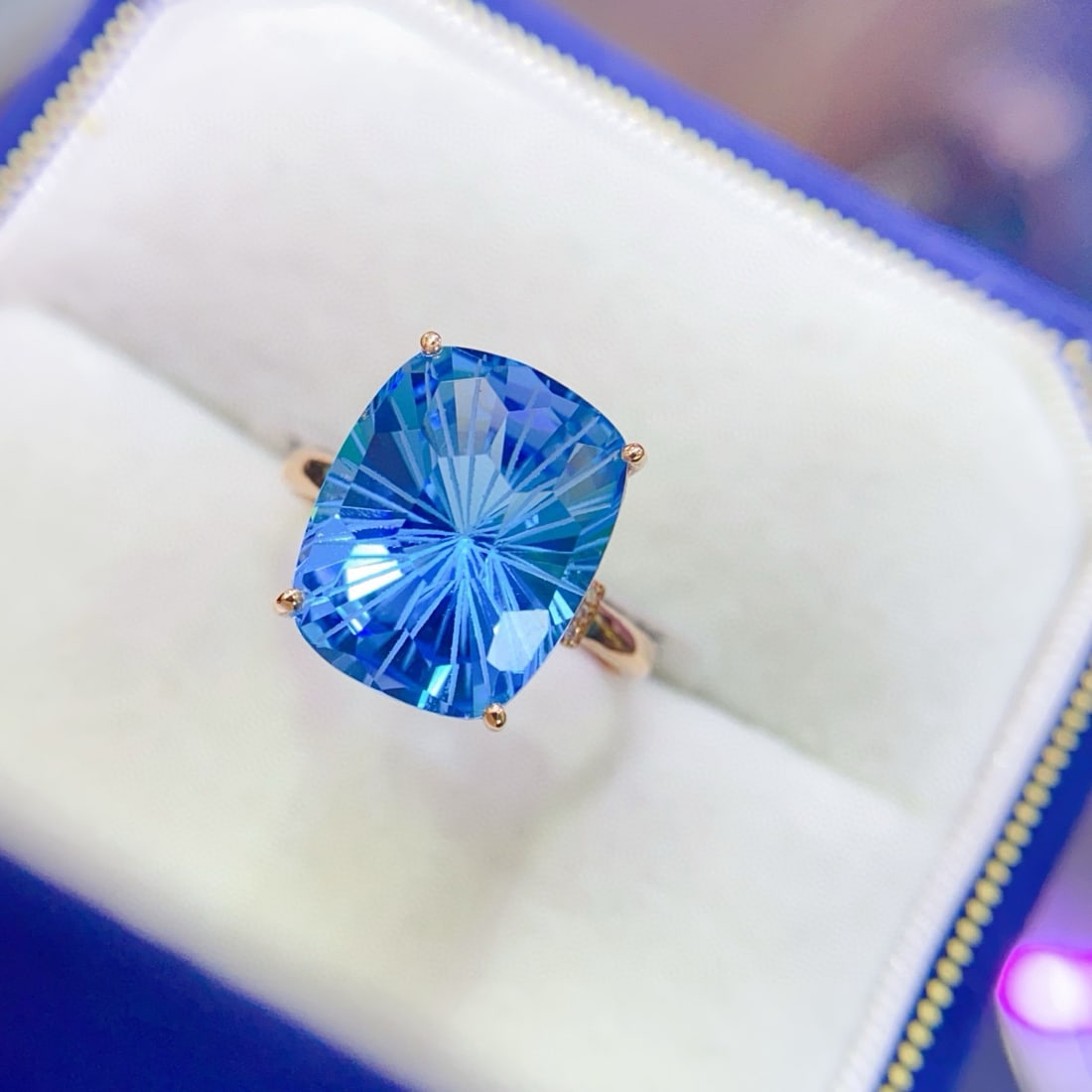 14k Gold 8.58 Ctw Natural Topaz & Diamond Ring - 4