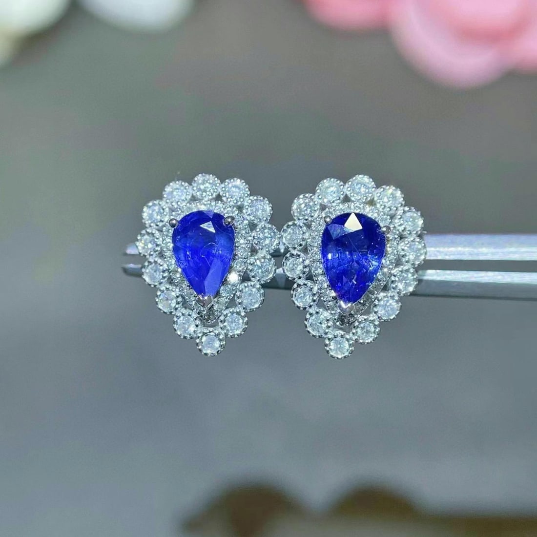 14k Gold 1.46 Ctw Natural Sapphire & Diamond Earrings: Ref:230944240 // gold content:14k gold // main gemstone:sapphire // shape:pear // carat weight:1. 10ct // color:blue // treatment:natural // // adjacent gemstone 2 : diamond // shape:round // carat