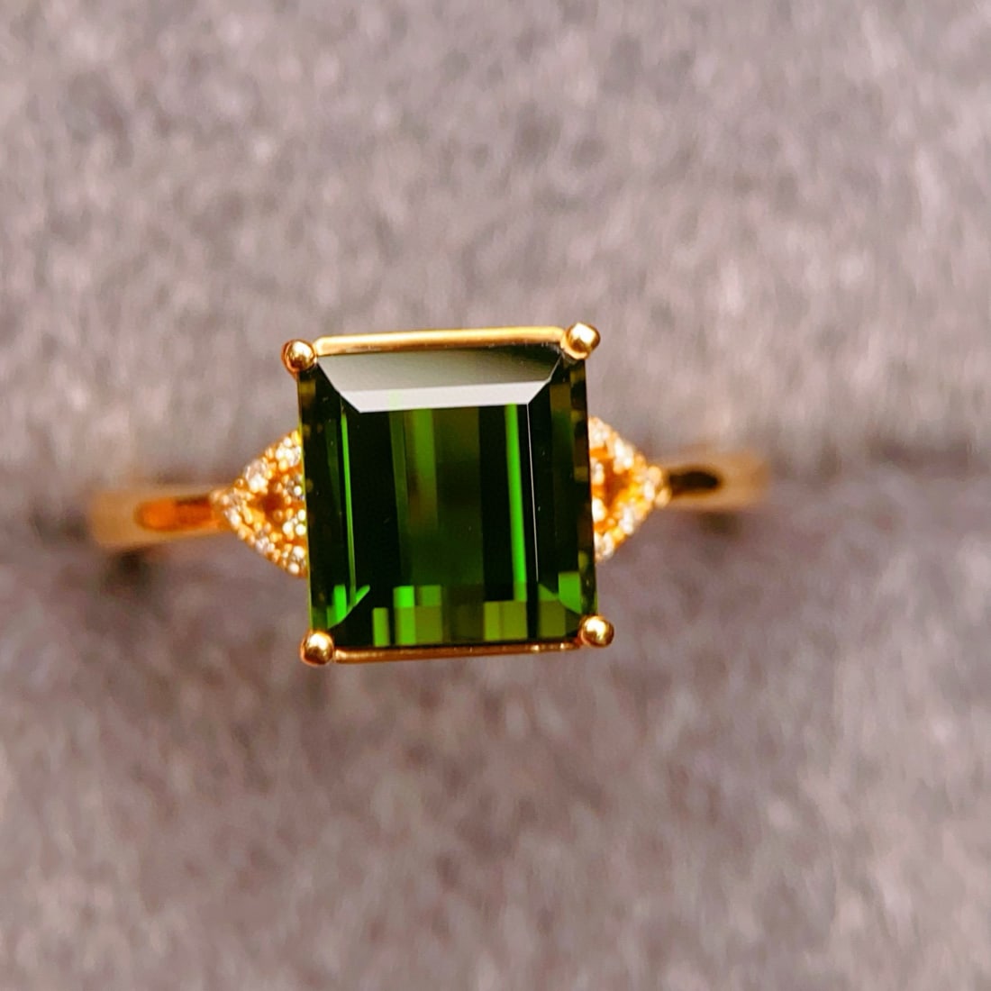 14k Gold 2.69 Ctw Natural Tourmaline & Diamond Ring: Ref:230944242 // gold content:14k gold // ring size:7. 25us // // main gemstone:tourmaline // shape:octagonal // carat weight:2. 65ct // color:green // treatment:natural // // adjacent gemstone 2