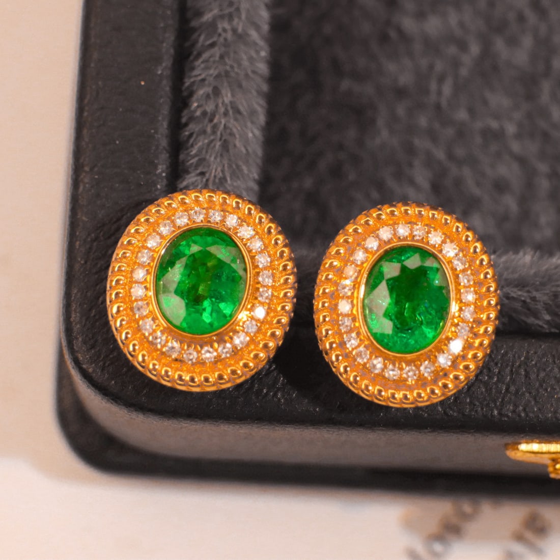 14k Gold 1.15 Ctw Vivid Green Natural Emerald & Diamond Earrings - 4