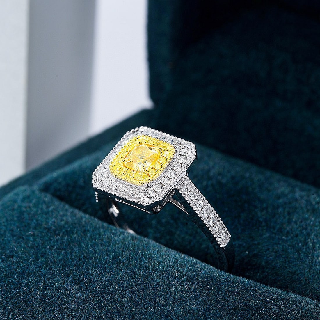14k Gold 0.81 Ctw Natural Yellow Diamond & Diamond Ring - 2