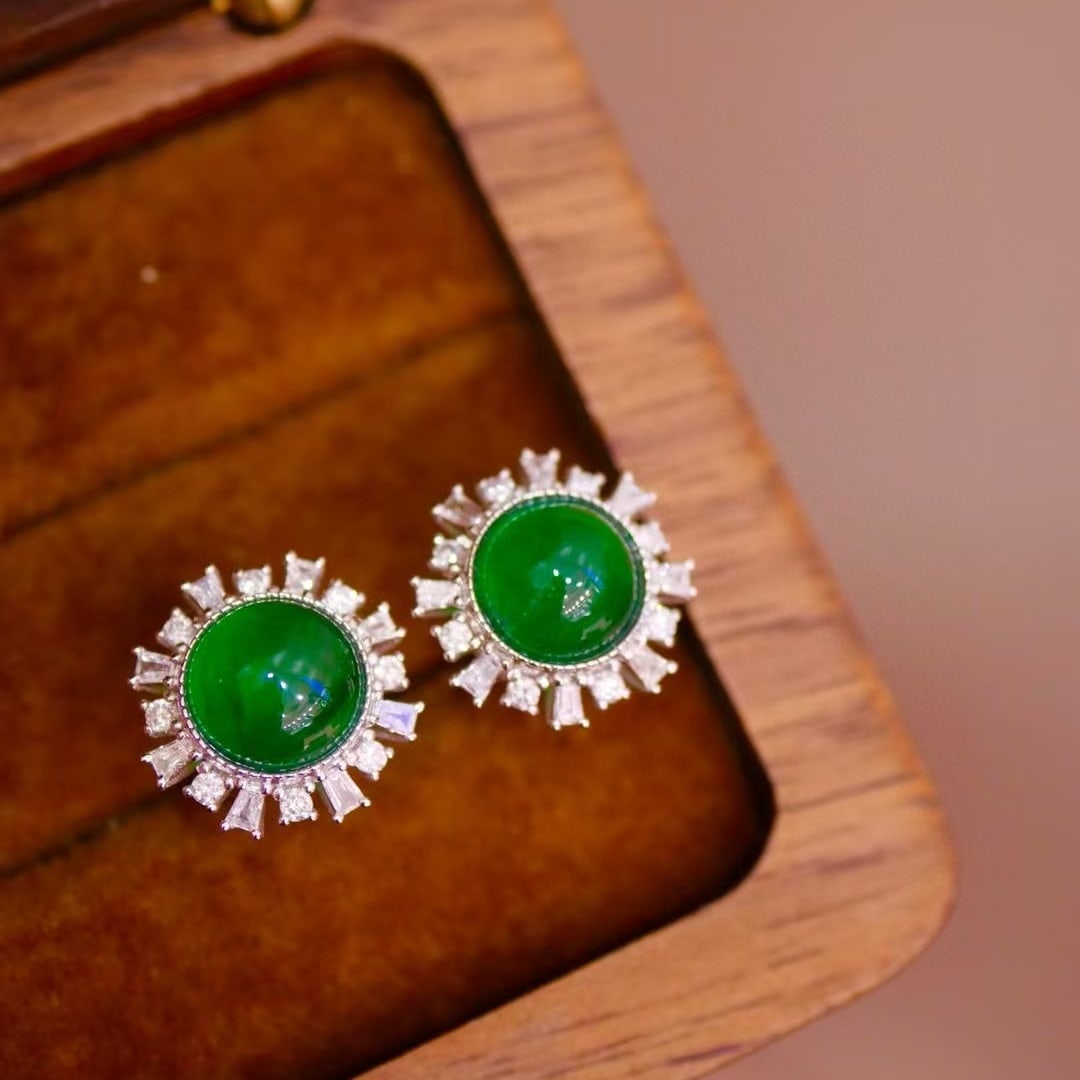 14k Gold 3.68 Ctw Natural Emerald & Diamond Earrings: Ref:230944256 // gold content:14k gold // main gemstone:emerald // shape:round // carat weight:3. 3ct // color:green // treatment:natural // cut grade:g // // adjacent gemstone 2 : diamond //