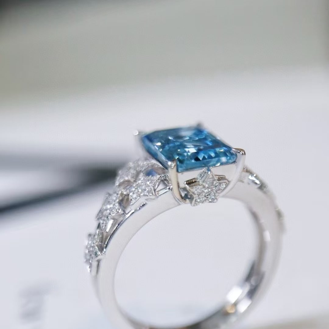 14k Gold 2.19 Ctw Natural Aquamarine & Diamond Ring - 4