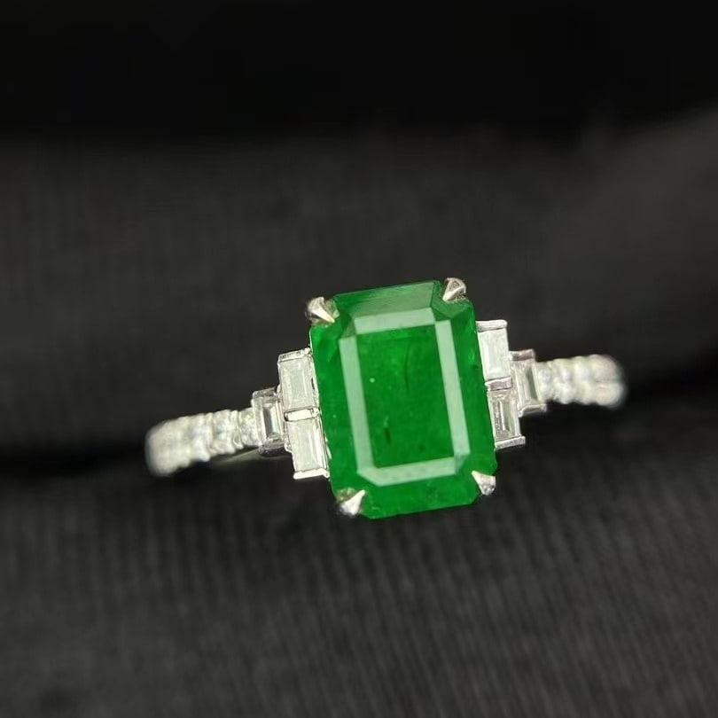 14k Gold 1.35 Ct Vivid Green Natural Emerald & Diamond Ring - 2