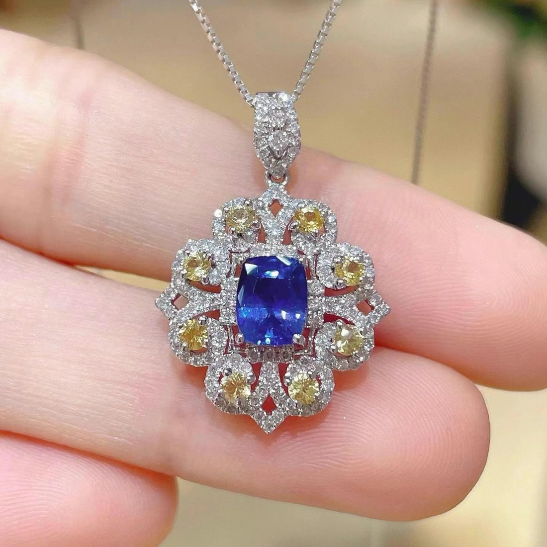 14k Gold 1.60 Ctw Natural Sapphire & Diamond Pendant( Without Chain ) (1 of 4)